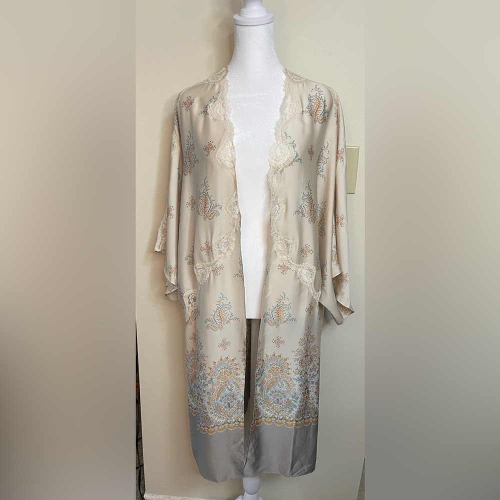 Victoria’s Secret Satin Lace-Trim Kimono Robes Cover-Up Cardigan. size XS/S. NWT